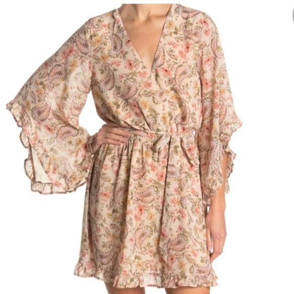 Dress Forum Floral Paisley Chiffon Ruffle Angel Sleeve Mini Dress V-Neck Small - Picture 1 of 7